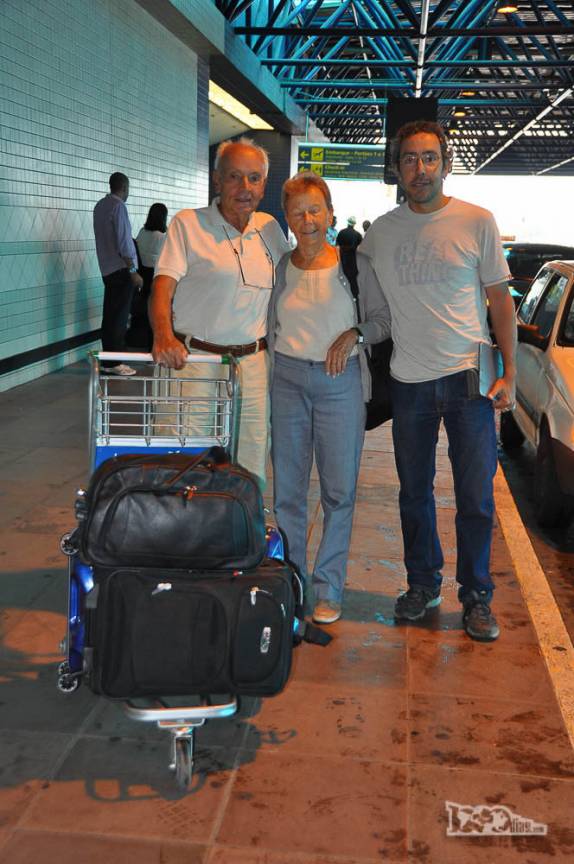 Deixando os pais no aeroporto de Porto Alegre, capital do Rio Grande do Sul